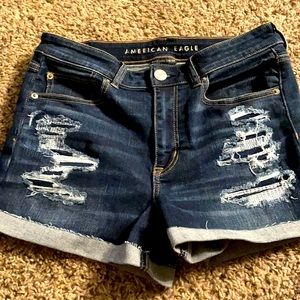 Ripped high wasted shorts I’m good condition